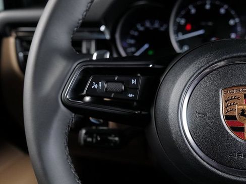 Certified 2026 Porsche Macan AWD/4WD image 22