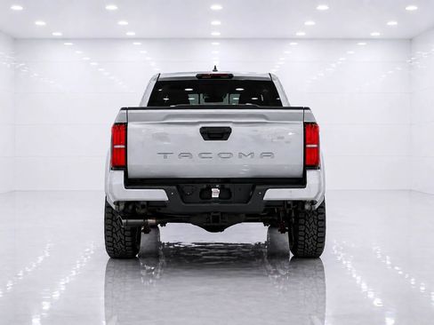 Used 2025 Toyota Tacoma TRD Sport RWD image 4