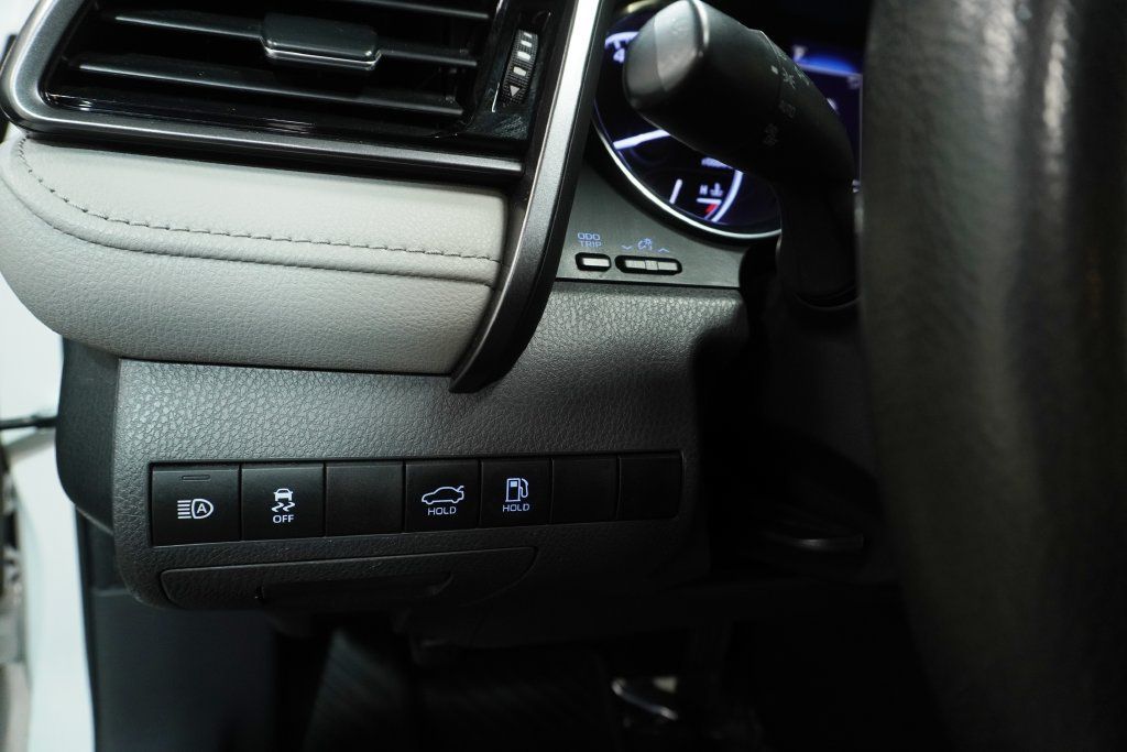 Used 2020 Toyota Camry LE FWD image 20