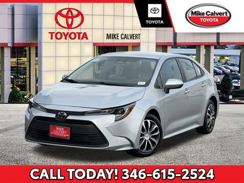 Used 2023 Toyota Corolla LE image 1