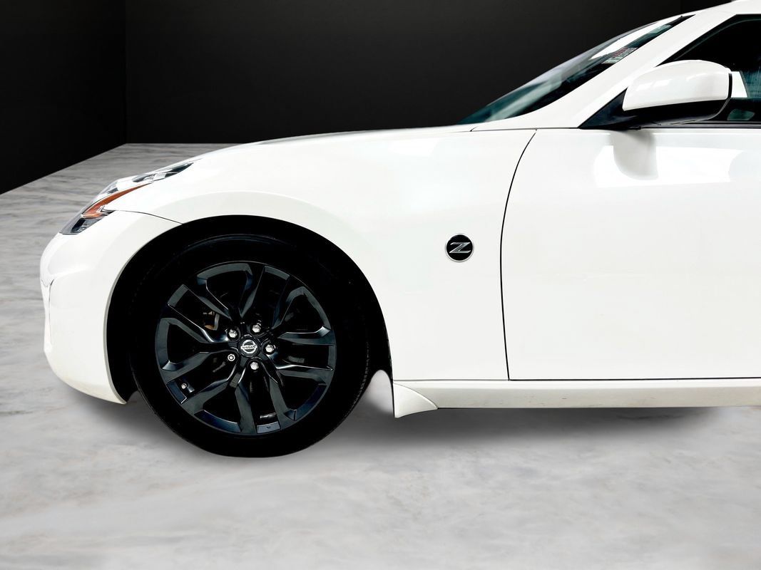 Used 2020 Nissan 370Z Coupe RWD image 12