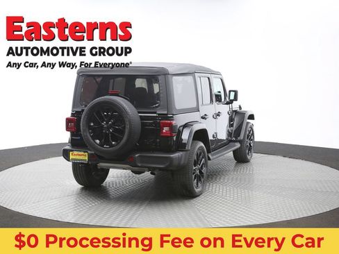 Used 2021 Jeep Wrangler Unlimited Sahara w/ Cold Weather Group AWD/4WD image 40