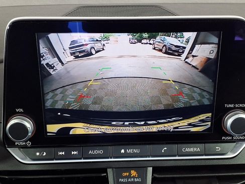 Used 2025 Nissan Altima 2.5 SV FWD image 16