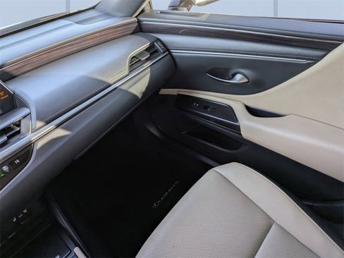 Used 2019 Lexus ES 350 image 16