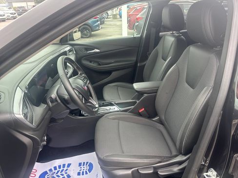 Used 2024 Buick Encore GX Preferred w/ Advanced Technology Package FWD image 14