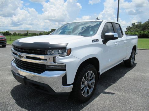 Used 2021 Chevrolet Silverado 1500 LT AWD/4WD image 3