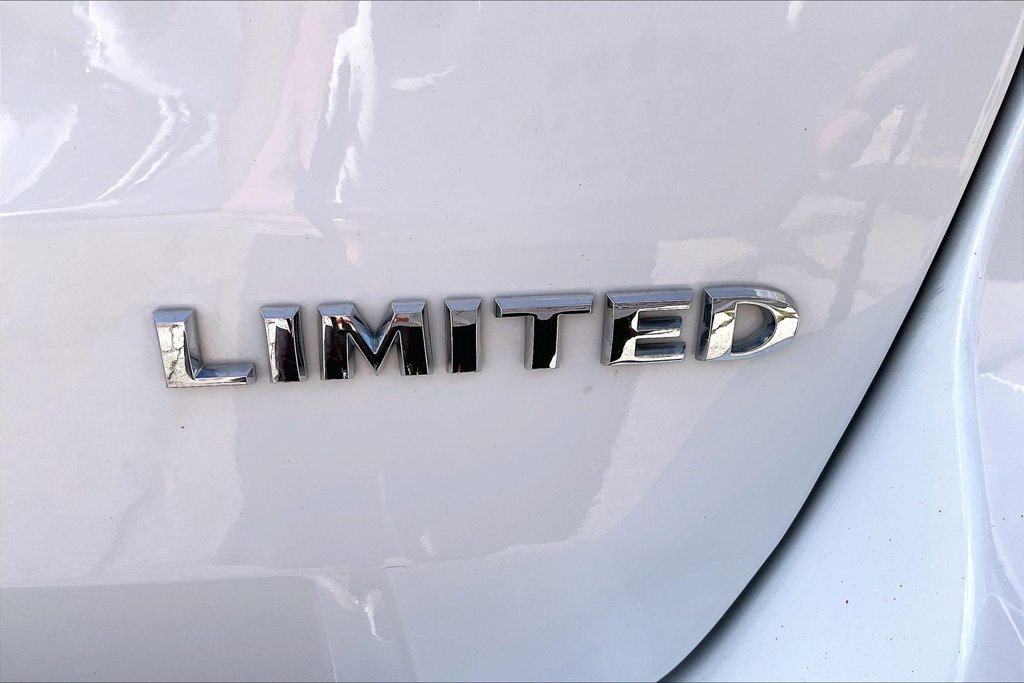 Used 2021 Jeep Grand Cherokee Limited AWD/4WD image 8