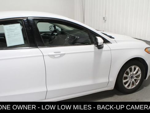 Used 2018 Ford Fusion S FWD image 31