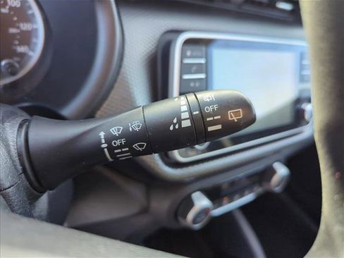 Used 2020 Nissan Kicks SV image 14