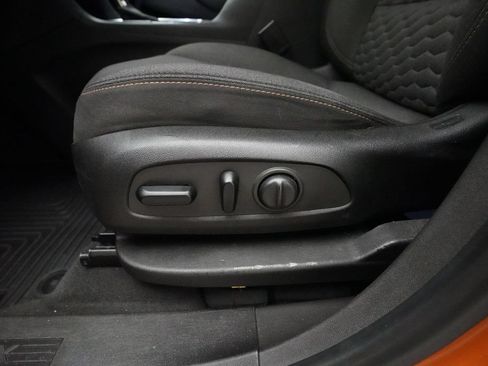 Used 2018 Chevrolet Equinox LT FWD image 29