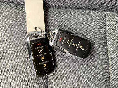 Used 2020 RAM 1500 Big Horn AWD/4WD image 36