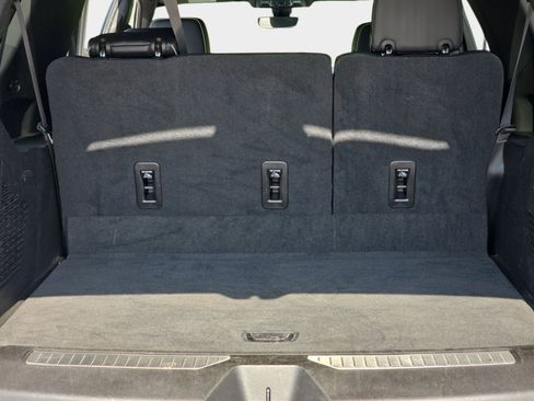 Used 2021 Chevrolet Suburban Premier w/ Premium Package AWD/4WD image 13