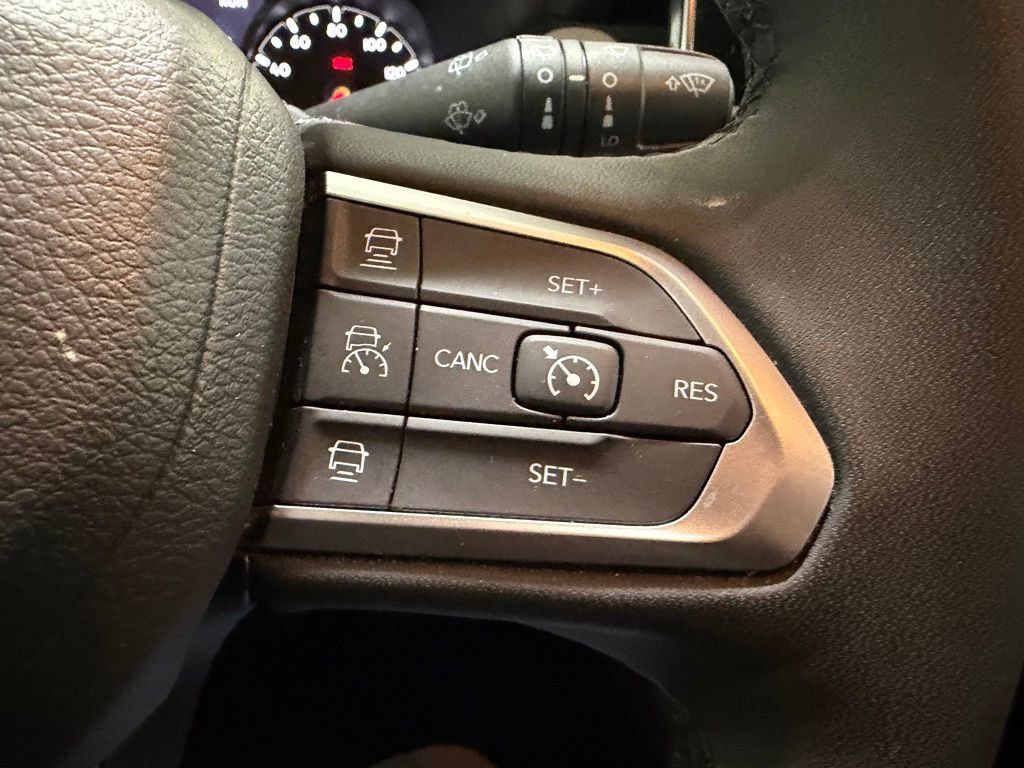 Used 2025 Jeep Compass Limited AWD/4WD image 19