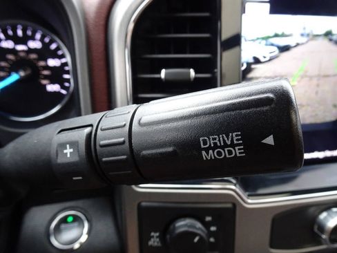 Used 2022 Ford F350 Platinum AWD/4WD image 22