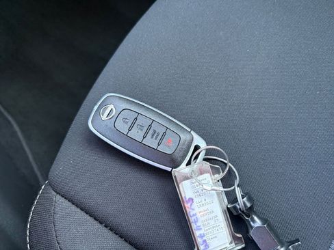 Used 2025 Nissan Sentra SV image 21