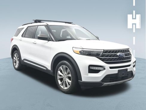 Used 2021 Ford Explorer XLT w/ Equipment Group 202A RWD image 3