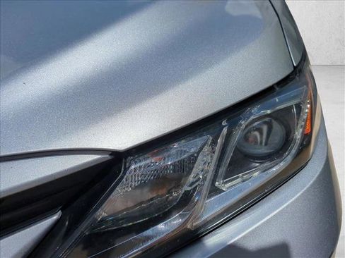 Used 2022 Toyota Camry LE FWD image 9