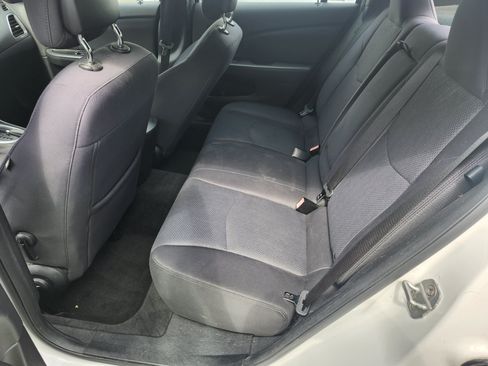 Used 2012 Chrysler 200 LX FWD image 5