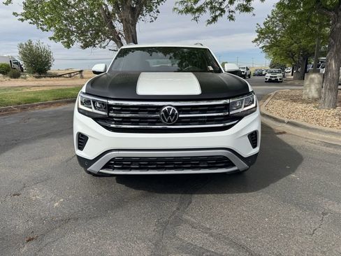 Used 2023 Volkswagen Atlas Cross Sport SE AWD/4WD image 2