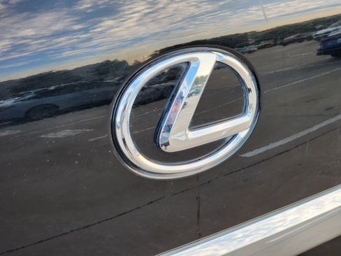 Used 2021 Lexus LX 570 4WD w/ Luxury Package image 40