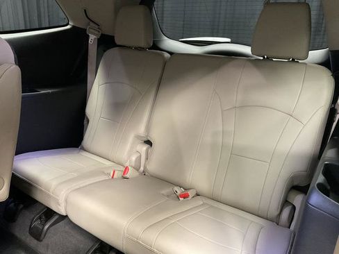 Used 2019 Buick Enclave Essence FWD image 11