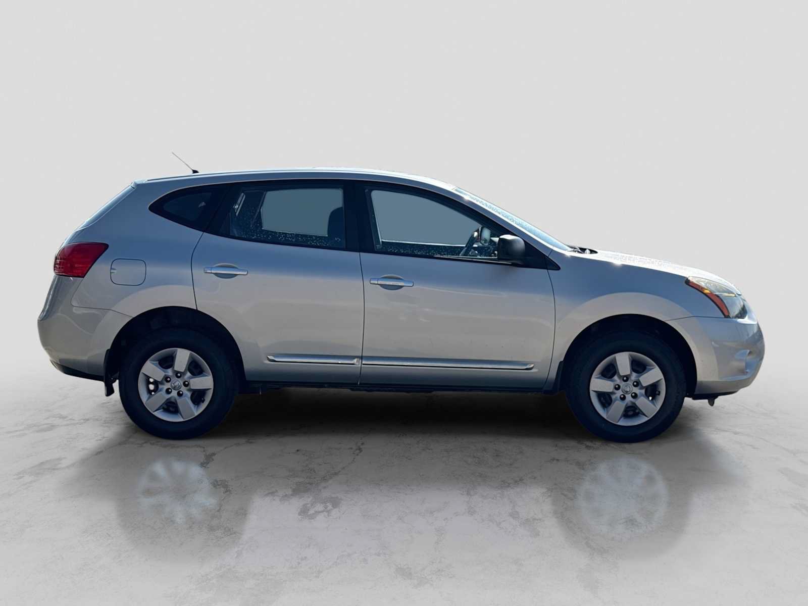 Used 2015 Nissan Rogue S FWD image 7