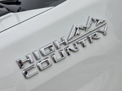 Used 2023 Chevrolet Silverado 3500 High Country w/ Technology Package image 11