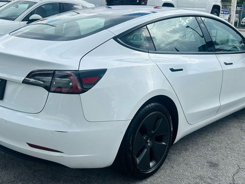 Used 2022 Tesla Model 3 Standard Range image 5