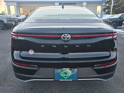 Used 2023 Toyota Crown XLE image 13