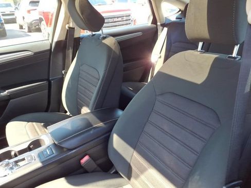 Used 2020 Ford Fusion SE FWD image 13