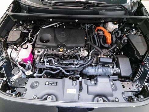 Certified 2025 Toyota RAV4 XLE AWD/4WD image 32