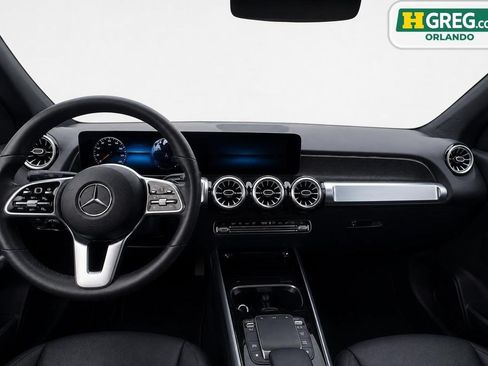 Used 2023 Mercedes-Benz GLB 250 w/ Premium Package image 13