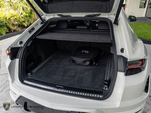 Used 2025 Lamborghini Urus SE image 33