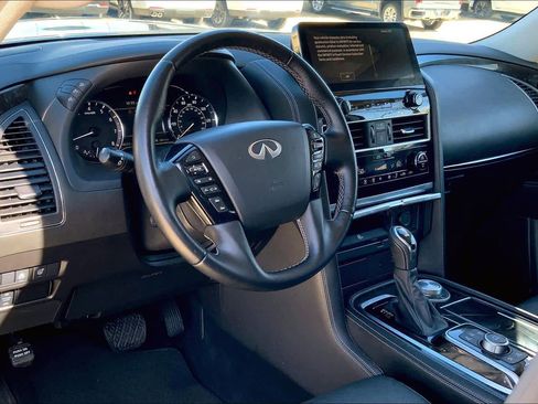 Used 2024 INFINITI QX80 Luxe image 17