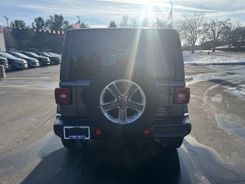 Used 2022 Jeep Wrangler Unlimited Sahara w/ Cold Weather Group image 7