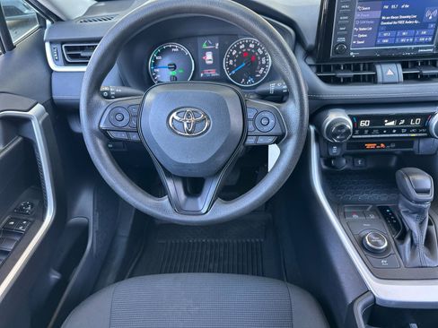 Used 2022 Toyota RAV4 LE image 14