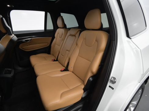 Used 2017 Volvo XC90 T5 Momentum w/ Momentum Plus Package image 44