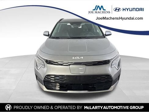 Used 2023 Kia Niro Wind w/ Wind Preserve Package FWD image 2
