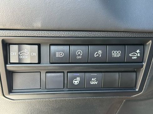 Certified 2022 Toyota Tundra Platinum AWD/4WD image 31