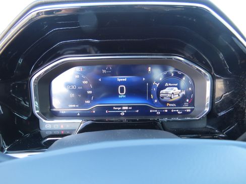 Used 2025 Chevrolet Silverado 1500 LT AWD/4WD image 25