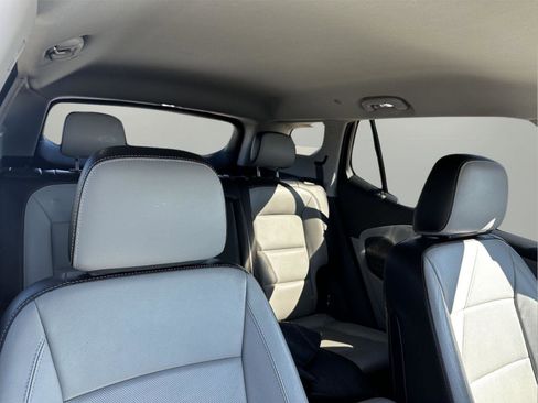 Used 2019 GMC Terrain SLT w/ Preferred Package image 4