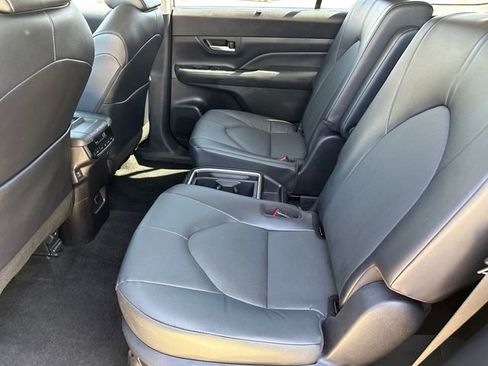 Used 2025 Toyota Grand Highlander FWD image 27