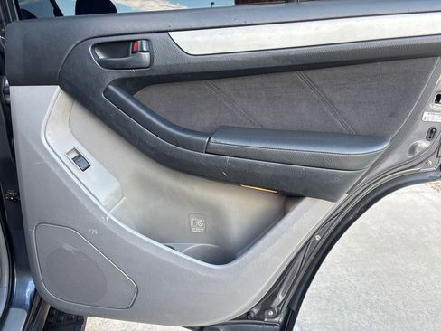 Used 2004 Toyota 4Runner SR5 image 18