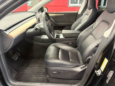 Used 2023 Tesla Model Y Long Range AWD/4WD image 6