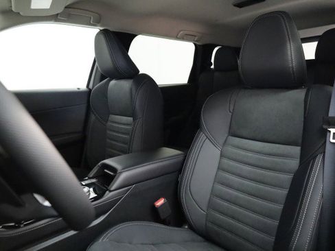 New 2025 Mitsubishi Outlander SE image 4