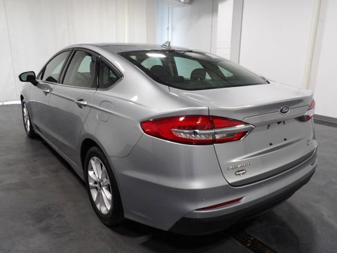 Used 2020 Ford Fusion SE image 6