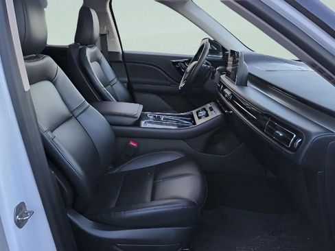 Used 2023 Lincoln Aviator AWD w/ Premium Package image 27