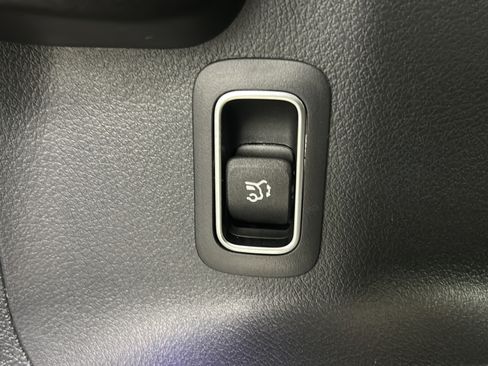 Used 2024 Mercedes-Benz GLB 250 image 13