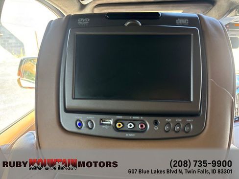 Used 2017 Cadillac Escalade Platinum AWD/4WD image 25