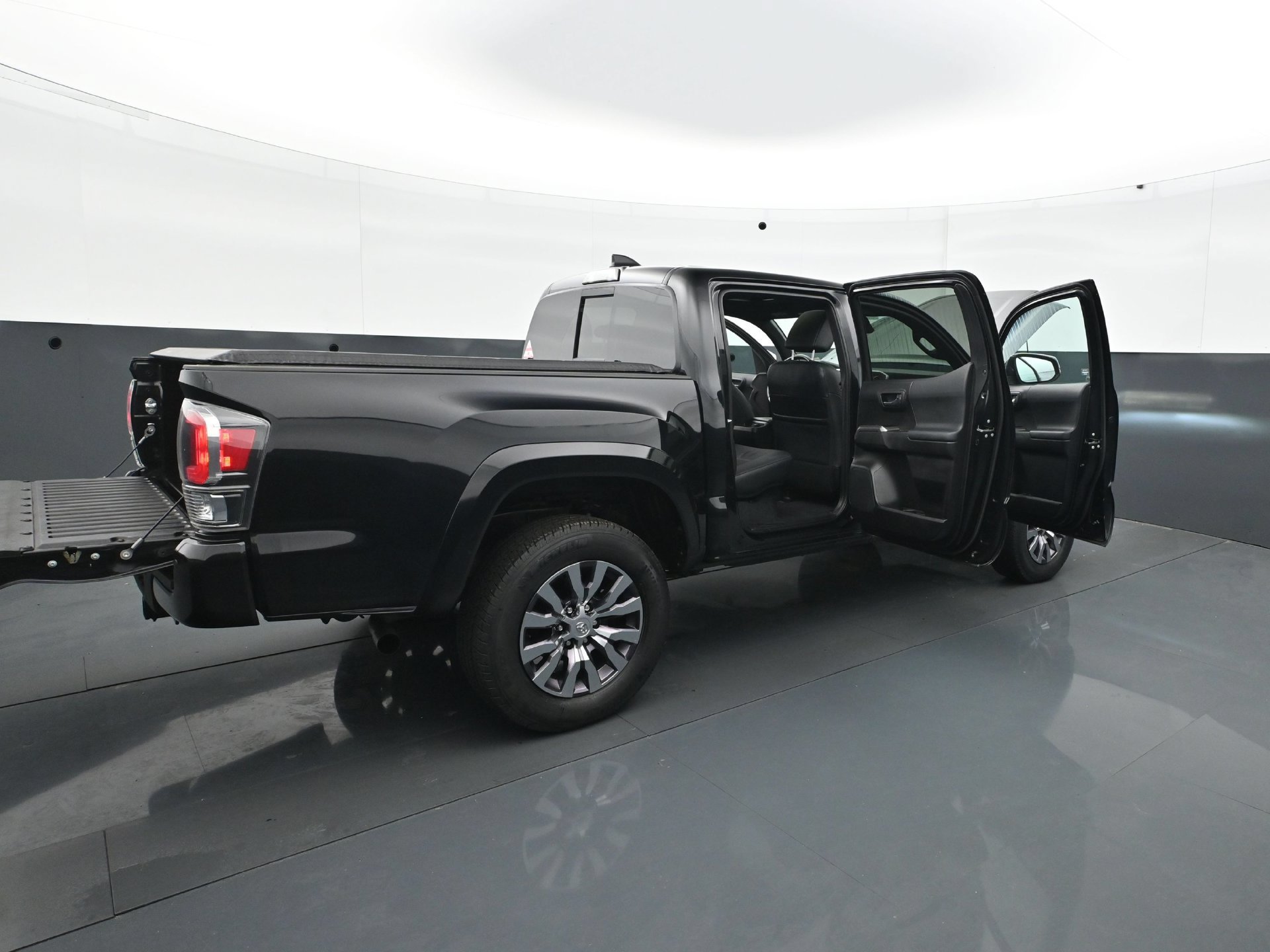 Used 2021 Toyota Tacoma Limited AWD/4WD image 35